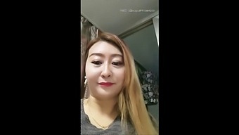 Mãe Madura Asiática Milf Em Ação