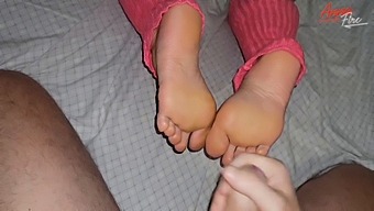 I Have A Great Time With My Stepbrother'S Feet