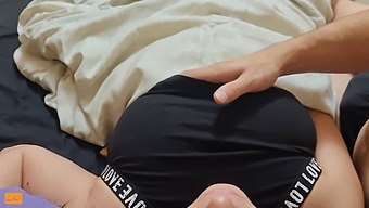 Göğüsleri Sallayarak Orgazm Olmak: Meme Oyunu Sevenler Için En Üst Düzey Zevk